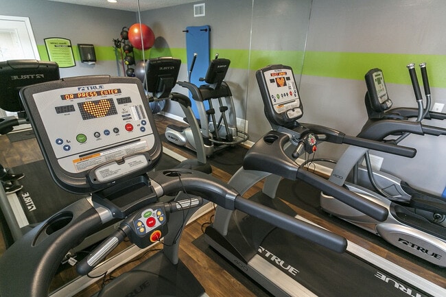 Foto del edificio - Candlewood Apartment Homes