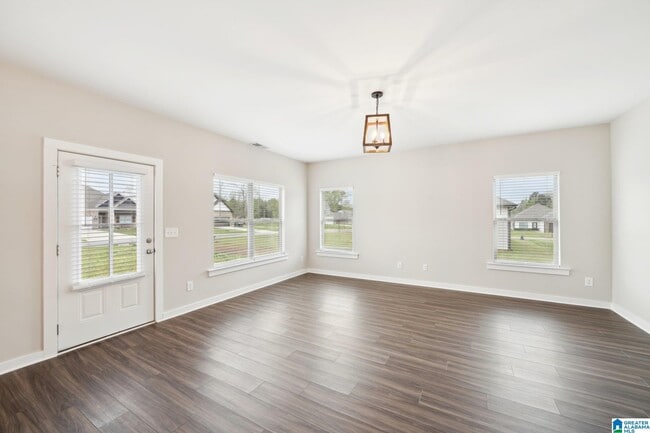 Building Photo - 460 Troubadour Ln