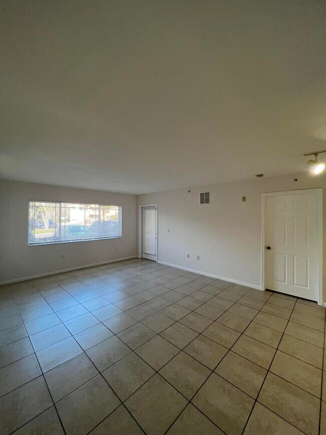 Foto del edificio - 161 SW Palm Dr