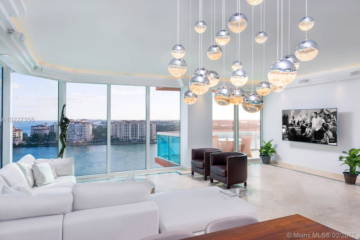 Foto principal - 300 South Pointe Dr