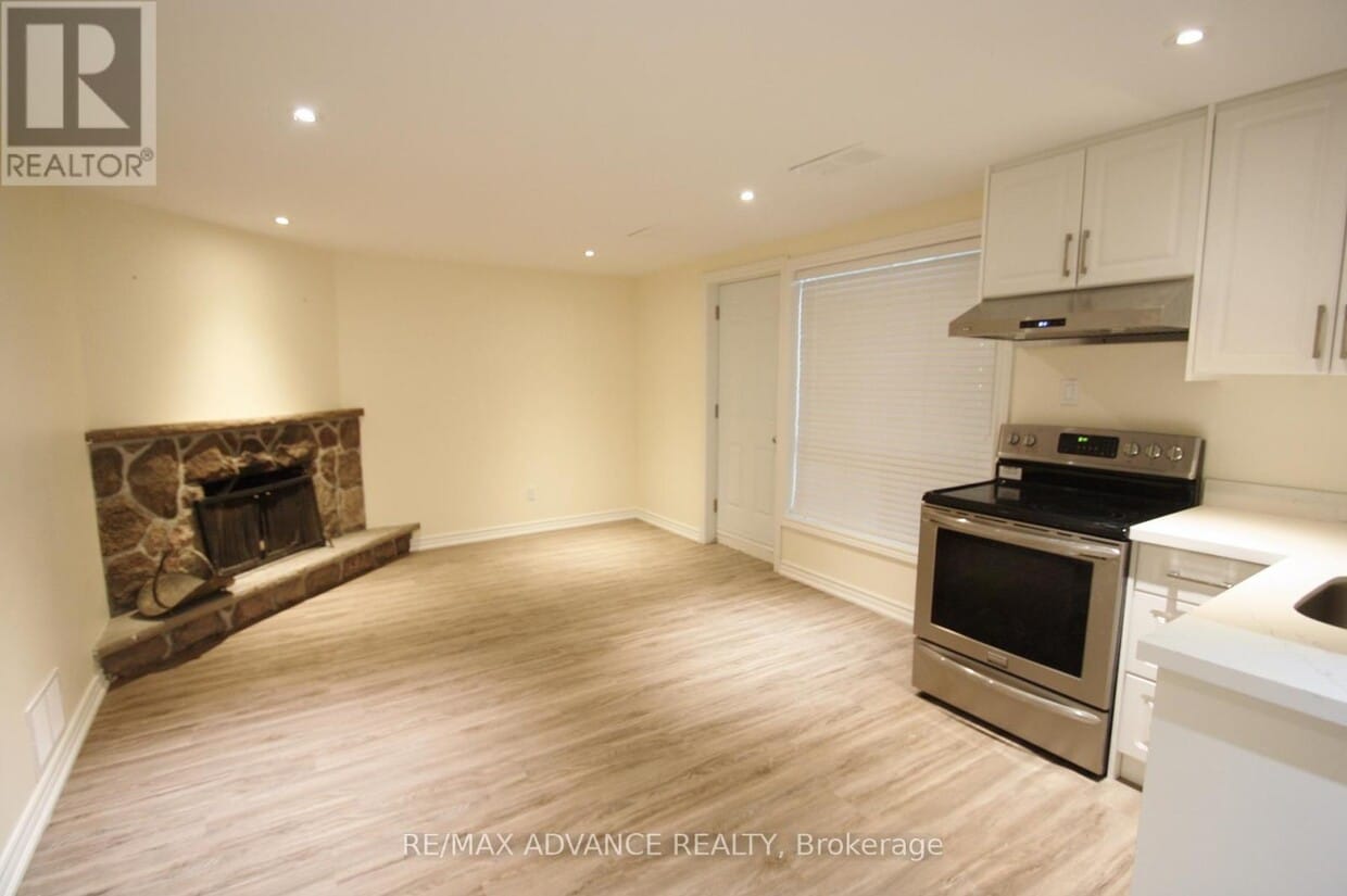Primary Photo - 33 Carluke Crescent