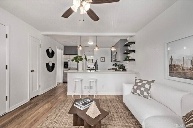 Foto del edificio - 6137 Sterne Cir