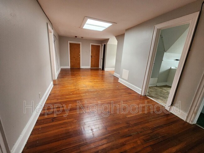 Foto del edificio - 130 Bradley Ave