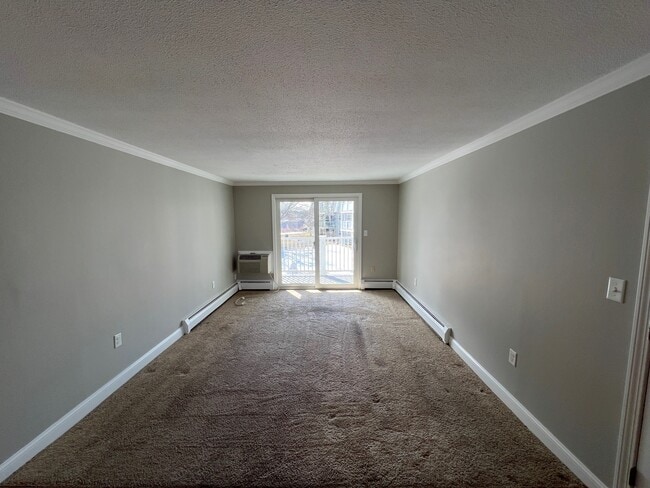 Building Photo - 354 S Pier Rd