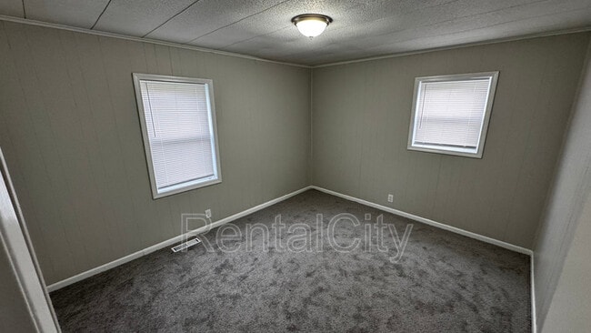 Building Photo - 115 Stuart Loop