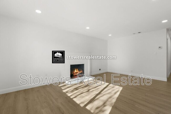Foto del edificio - 922 Sassel Ave