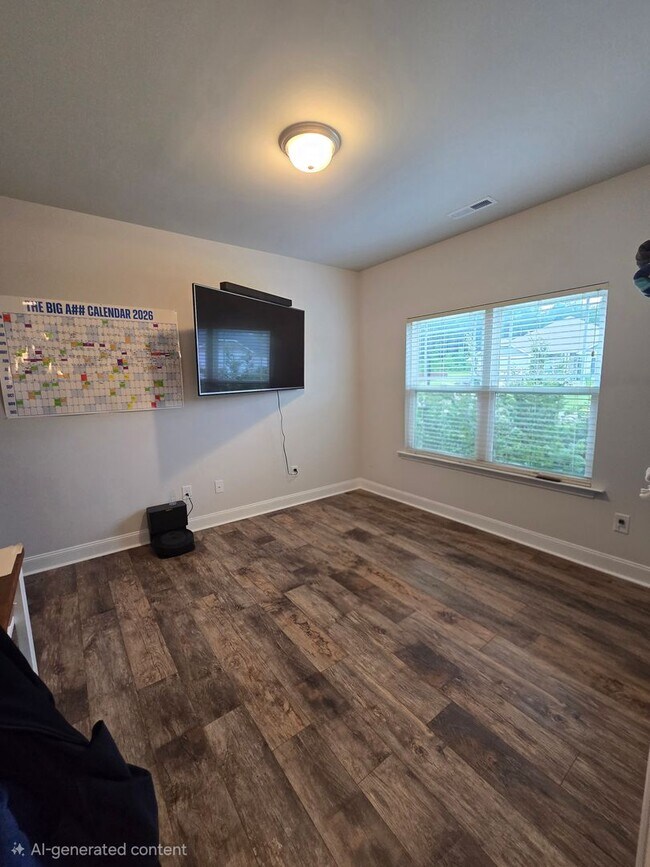 Building Photo - New Listing!!
