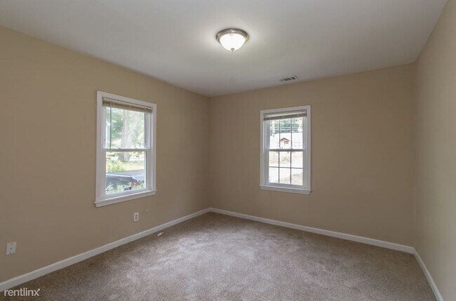 Foto del edificio - 1802 S Gordon St SW