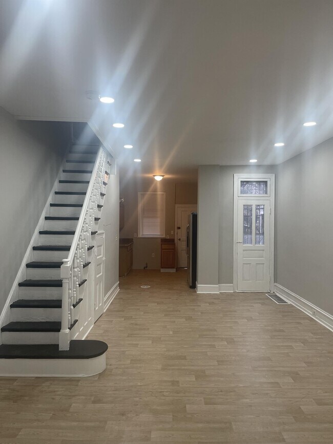 Photo - 3344 N Sydenham St House