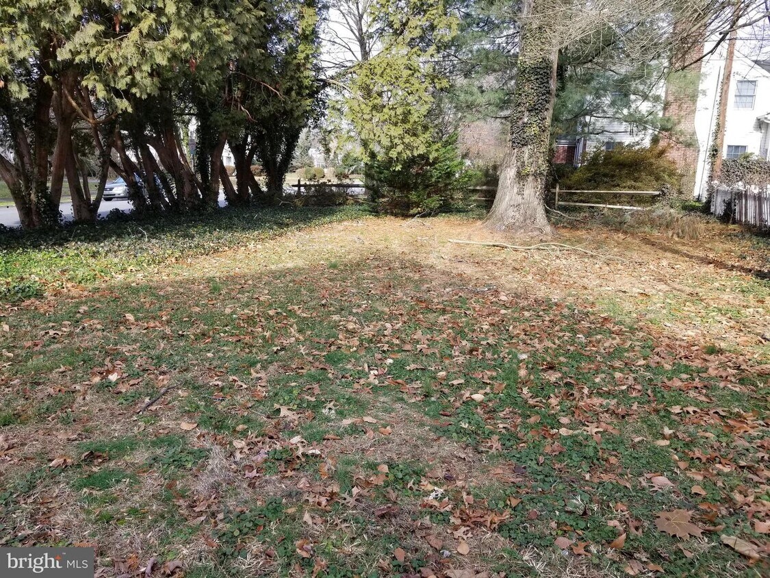 Primary Photo - 92 W Park Pl
