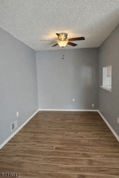 Foto del edificio - 215 Rachel Ct