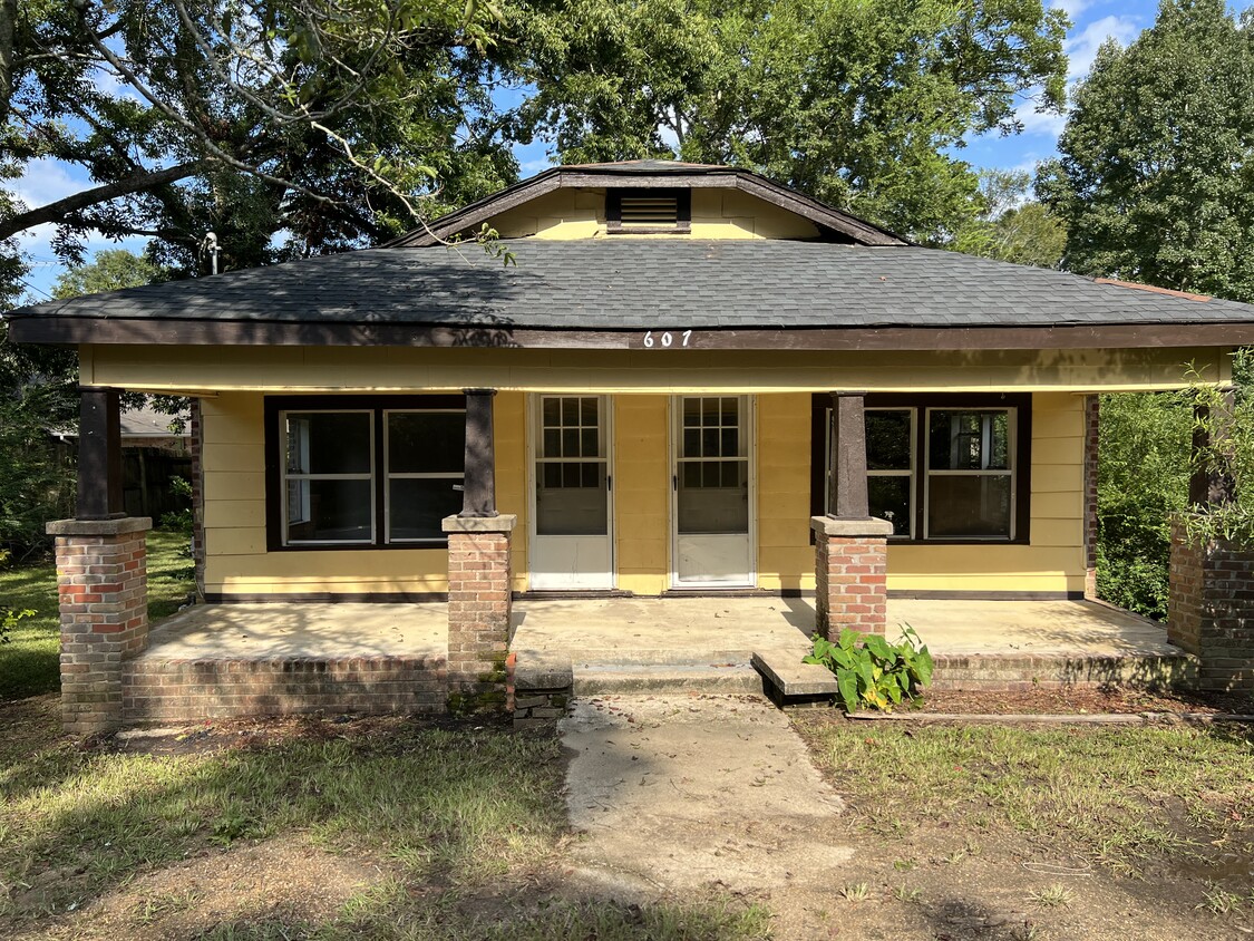 Front View of Property - 607 John D Shaw St