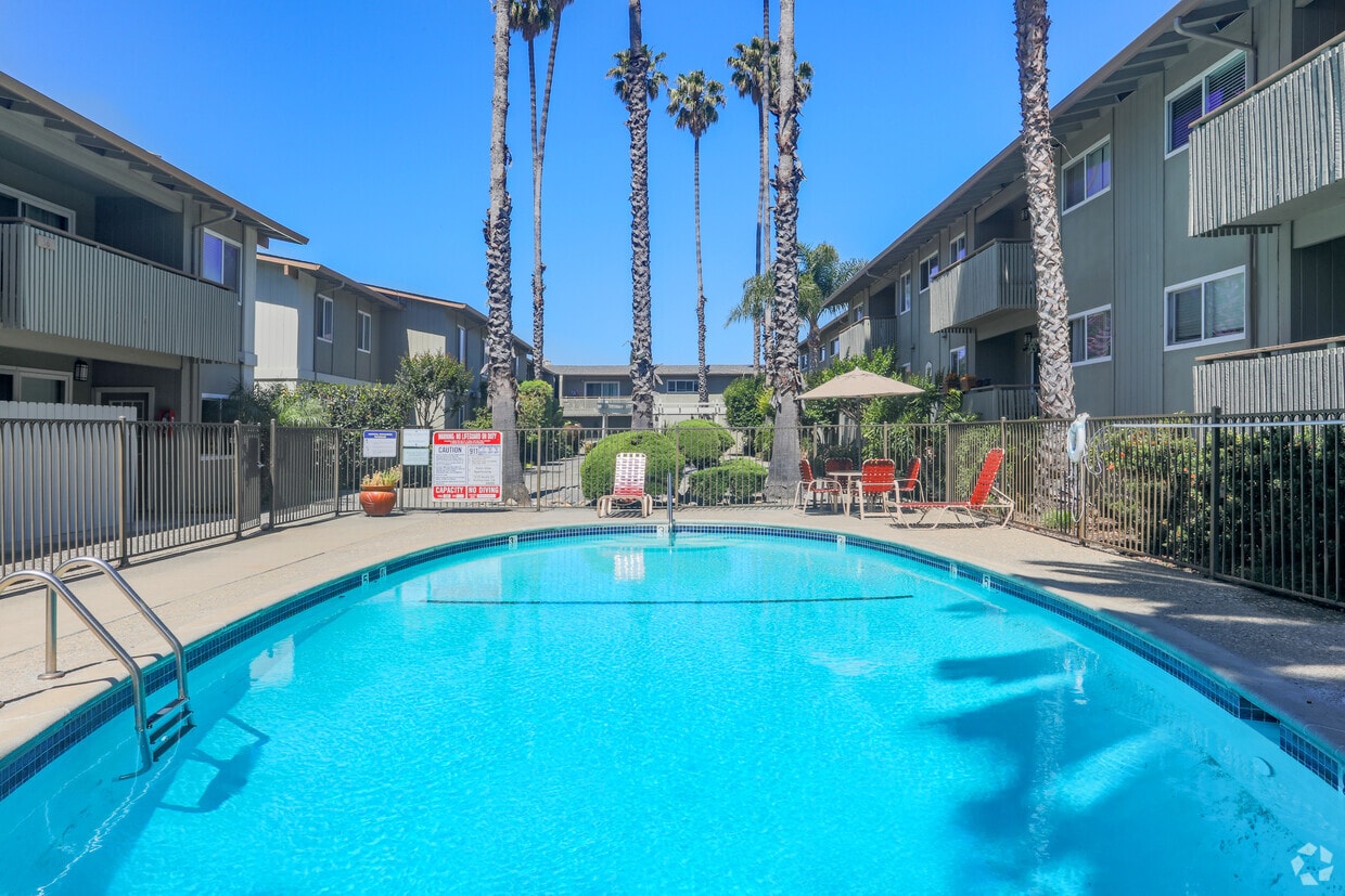 Primary Photo - Palm Villa