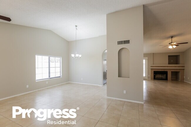 Foto del edificio - 7709 W Redfield Rd