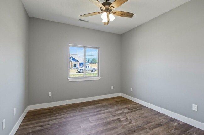 Building Photo - 1804 Sierra