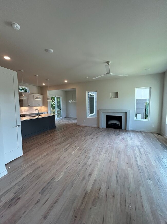 Building Photo - Amazing New Construction in North Nashville!