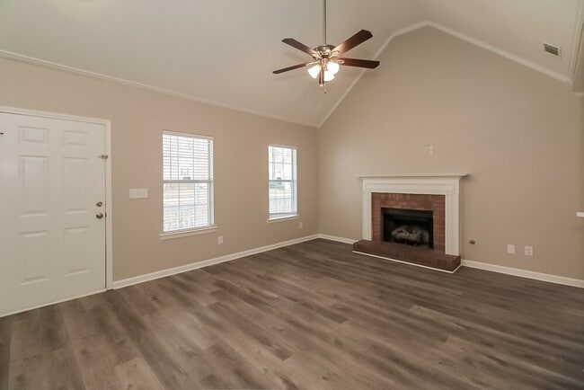 Building Photo - 245 Pebble Creek Dr