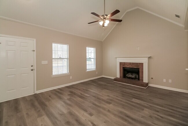 Foto del edificio - 245 Pebble Creek Dr