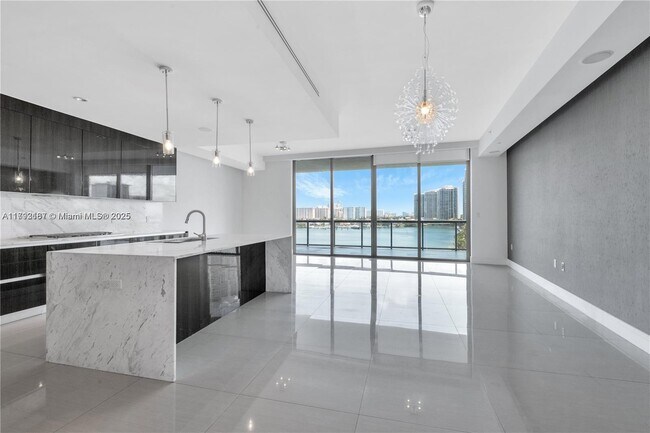 Foto del edificio - 3300 NE 188th St