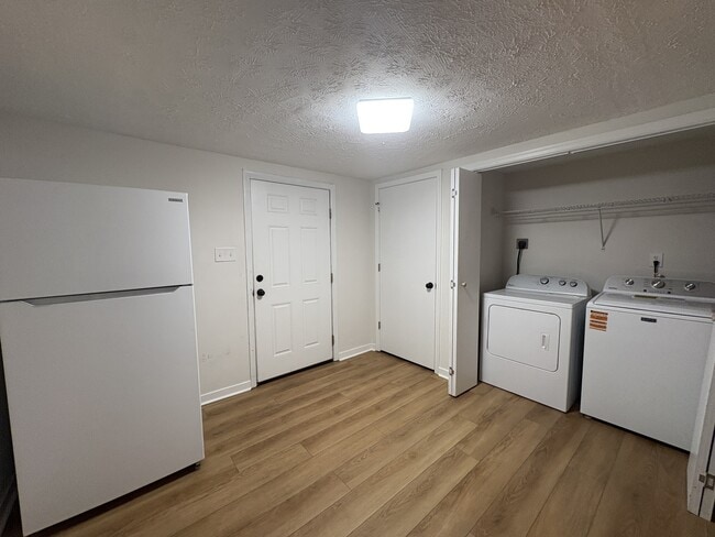 Foto del edificio - 499 Greenwell Ct