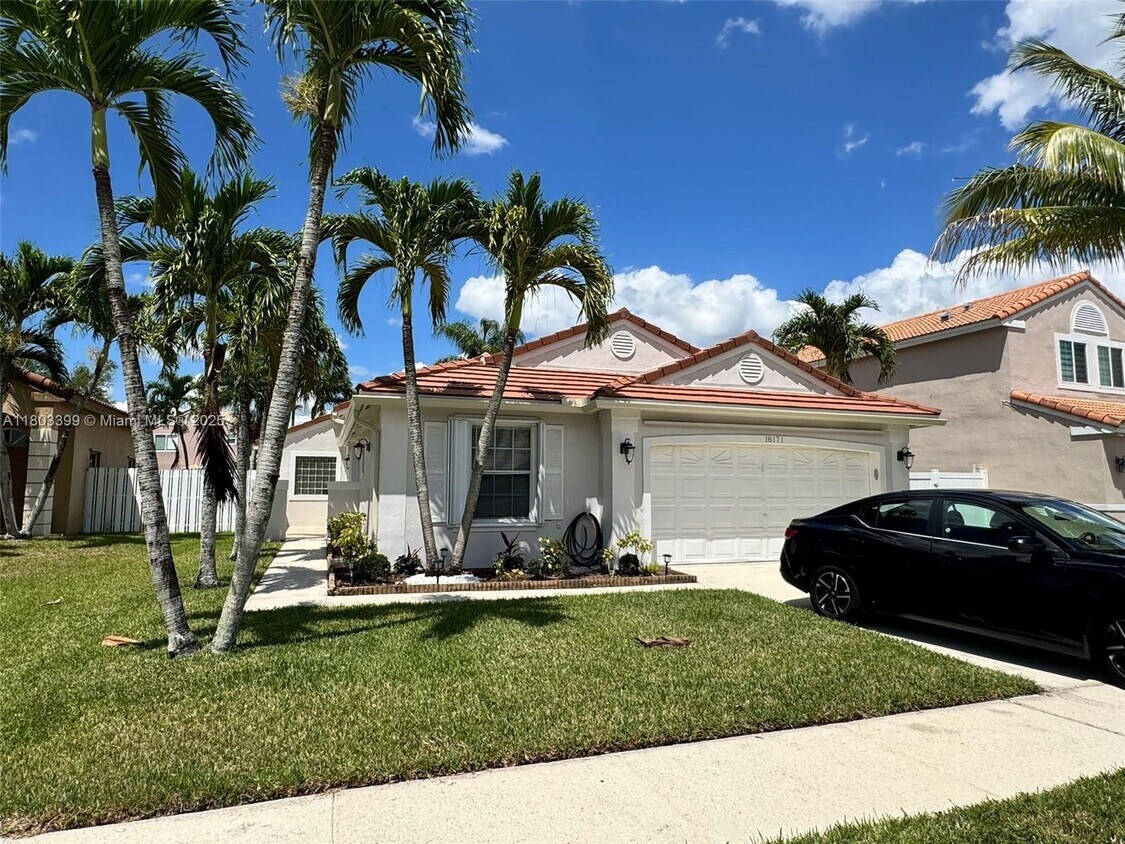 Foto principal - 18171 NW 18th St