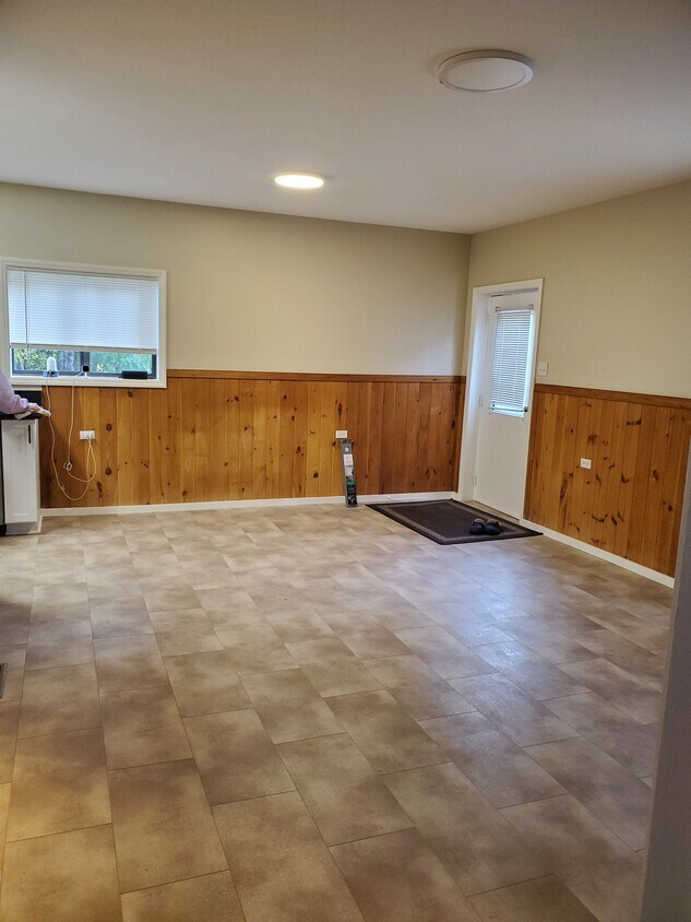 9056 Wildflower Ln, Newland, NC 28657 House Rental in Newland, NC