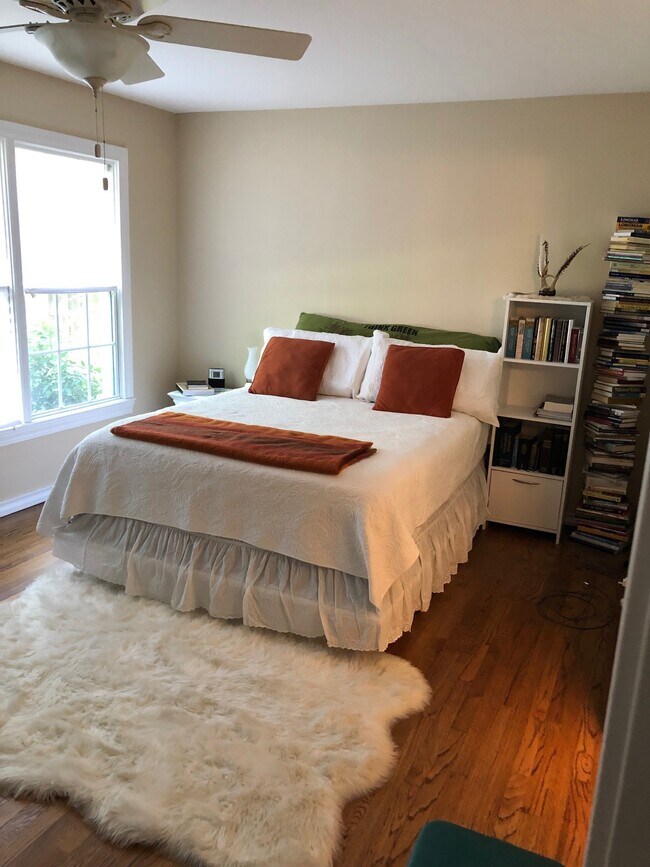 Bedroom 1 - 516 S Jefferson St