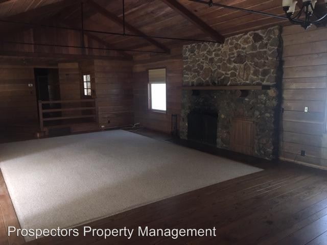 Building Photo - 3 br, 2.5 bath House - 19850 Uvas Rd