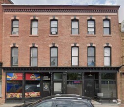Building Photo - 542 W Main St
