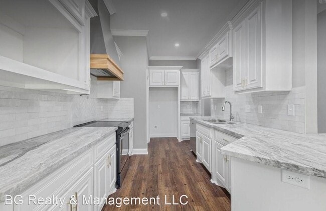 Building Photo - 3 br, 2 bath House - 565 Shelia Drive