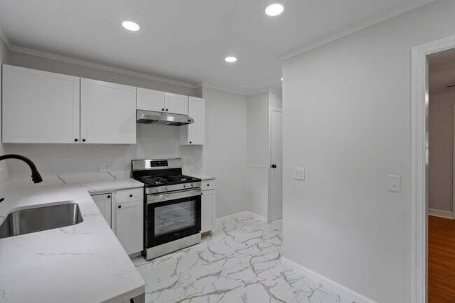 Building Photo - 114 Linderman Ave