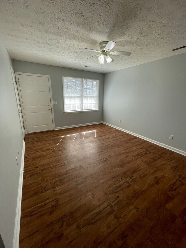 Foto del edificio - 1313 &amp; 1315 Avenue C SE