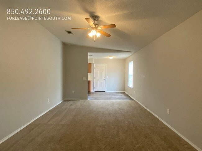 Foto del edificio - 504 Ashwood Ln