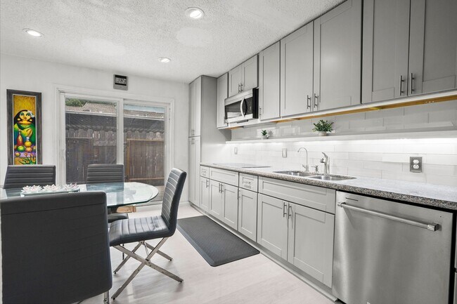 Foto del edificio - 11002 Hammerly Blvd