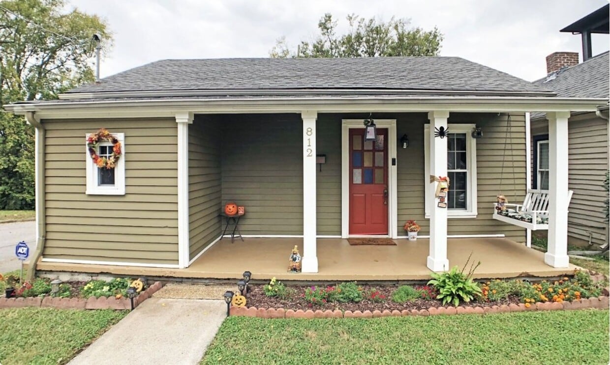 Adorable East Nashville Cottage just a hal... - Adorable East Nashville Cottage just a hal...