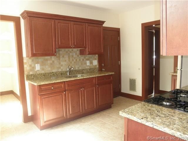 Building Photo - 451 Gurdon St