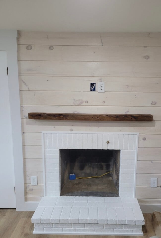 Living room - 33A Bridge St