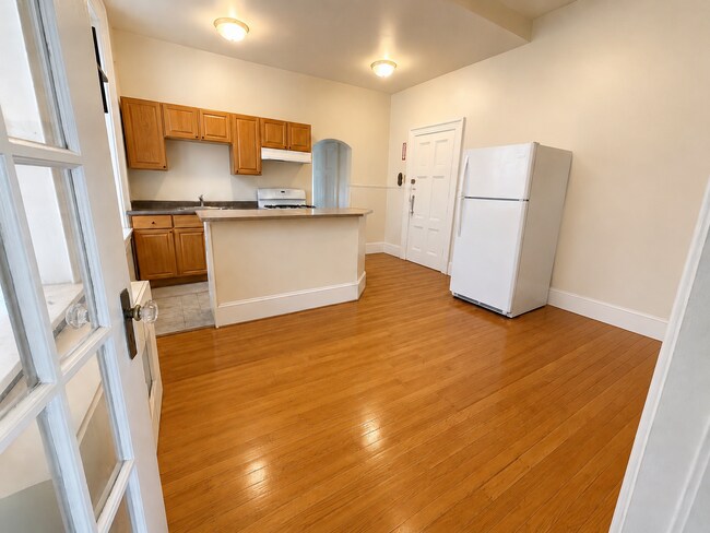 Building Photo - 420 W Chelten Ave
