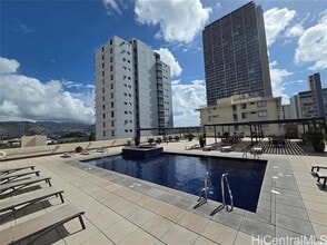 Building Photo - 2211 Ala Wai Blvd