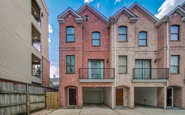 Building Photo - 202 McGowen St