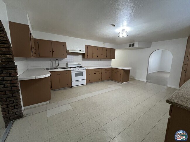 Foto del edificio - 931 Emerson Ave