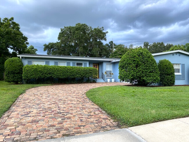 Foto del edificio - 2720 Dellwood Dr