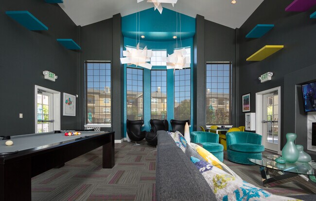 Disfruta de la vida en comunidad en su máxima expresión. - Grove at Cherry Creek Park