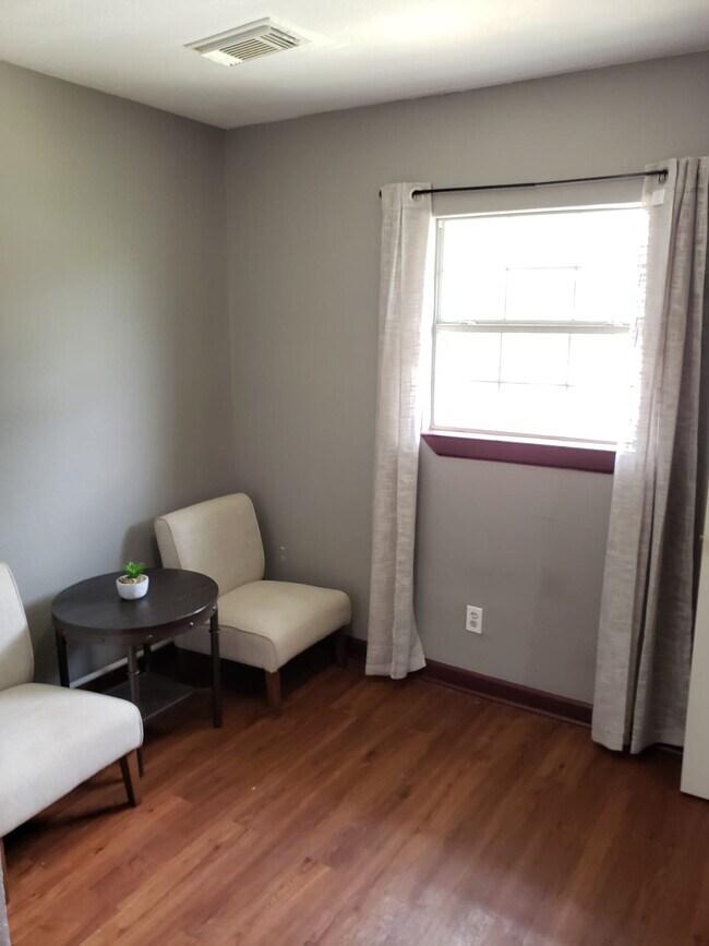 Foto del edificio - 3637 Lamont St