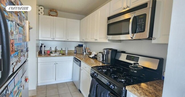 Foto del edificio - 225 Eighth Avenue 8C