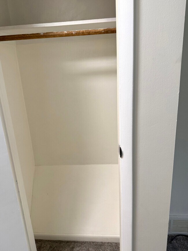 Foto del edificio - 1600 Lockbridge Dr