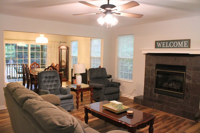 Foto del edificio - ***MONTREAT SCHOOL YEAR RENTAL***