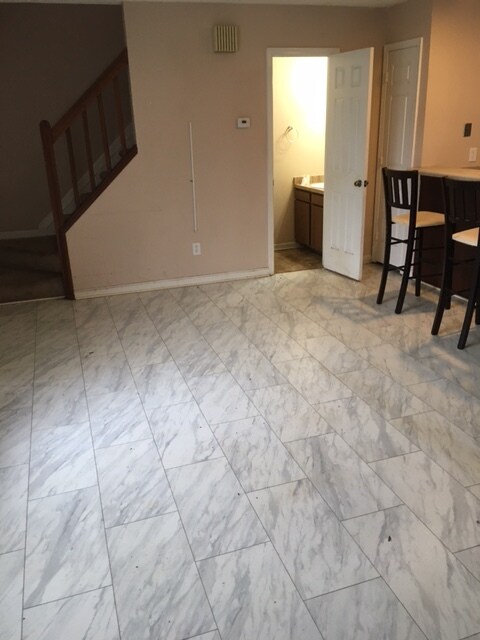 Foto del edificio - 3618 Pine Knoll Dr