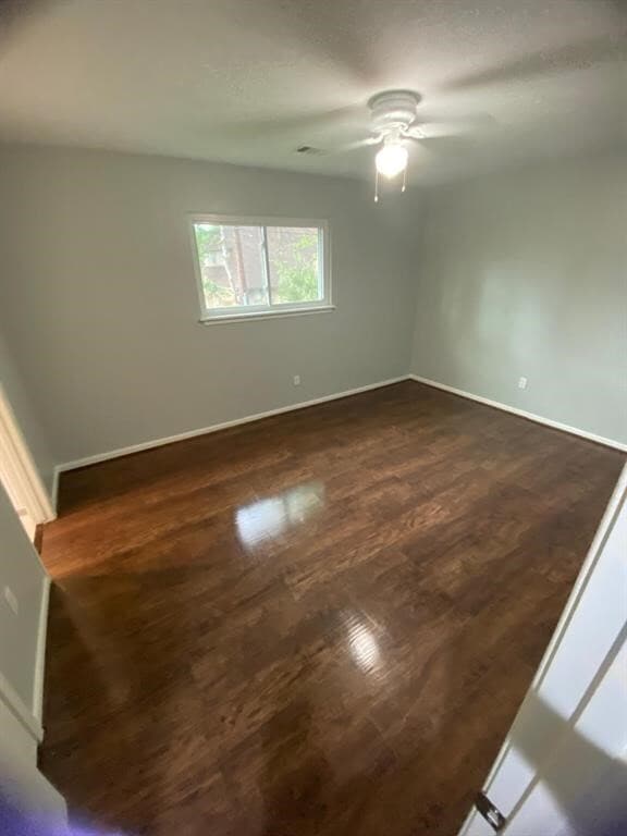 Foto del edificio - 5710 Glenmere Ln
