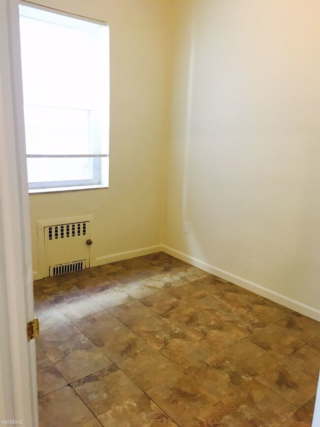 Building Photo - 2 br, 1 bath Apartment - 3238 44th St